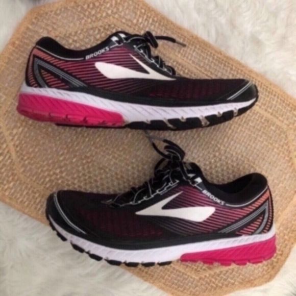 Brooks Ghost 10 Black and Pink - Picture 2 of 16
